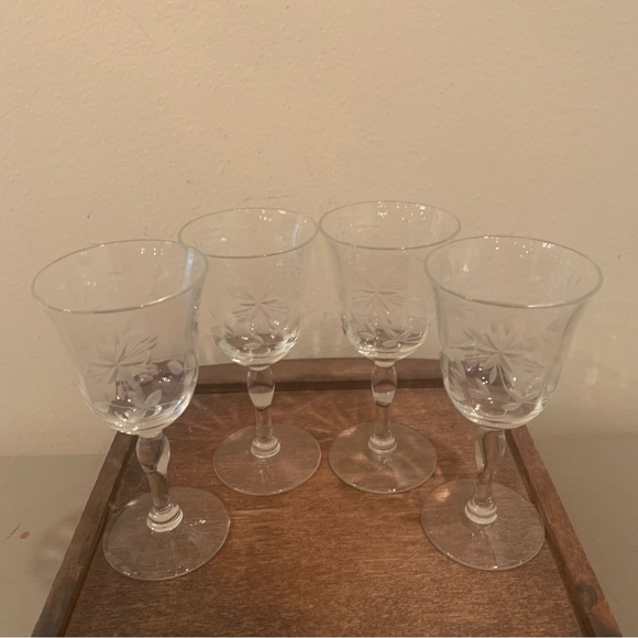 Four VTG Etched Floral Crystal Sherry Glasses - Picture 1 of 6
